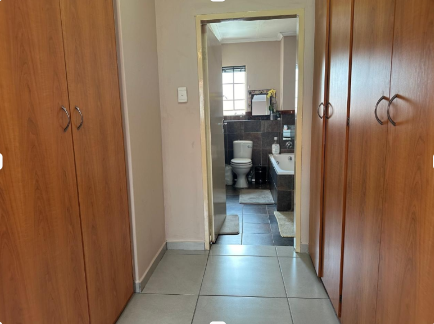 3 Bedroom Property for Sale in Waterval East North West
